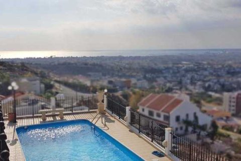 4 bedrooms Villa in Limassol, Cyprus No. 76163 1