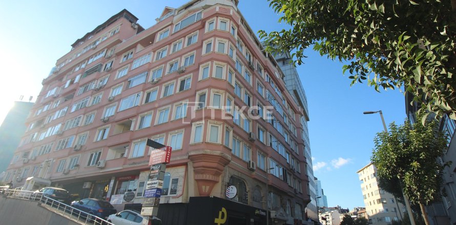 3+1 Apartment en Istanbul, Turkey No. 46520