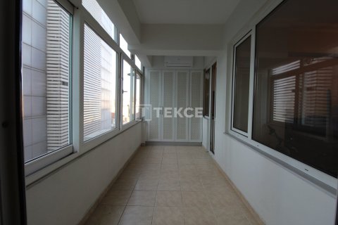 3+1 Apartment in Istanbul, Turkey No. 46520 19