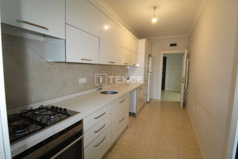 3+1 Apartment in Istanbul, Turkey No. 46520 9