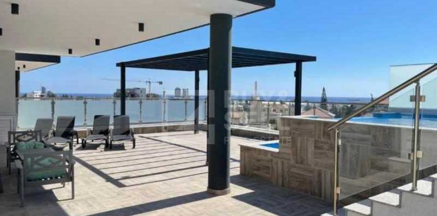 3 bedrooms Penthouse in Germasogeia, Cyprus No. 77450