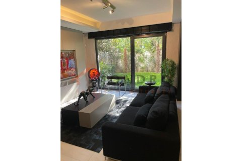 1+1 Apartment en Besiktas, Turkey No. 20856 2