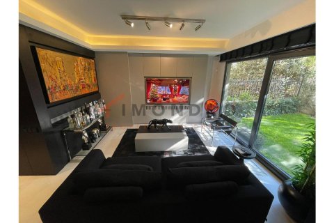 1+1 Apartment en Besiktas, Turkey No. 20856 1