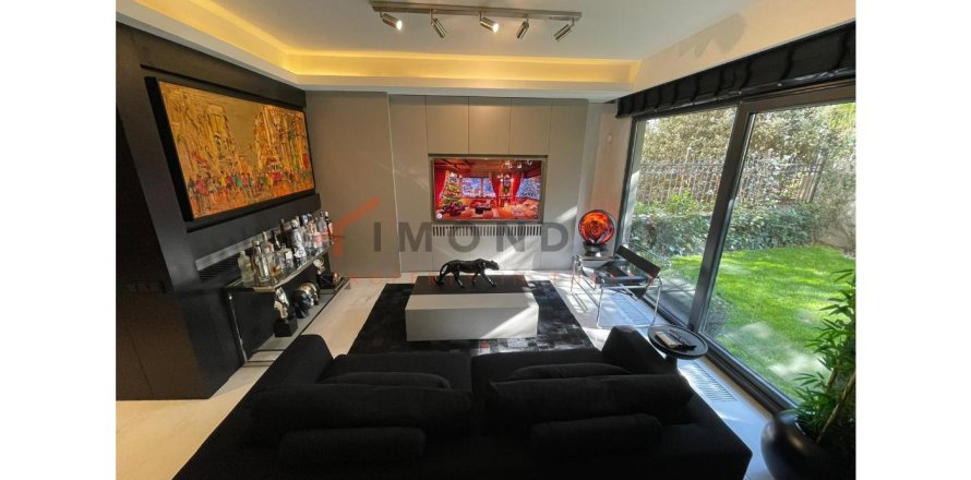 1+1 Apartment en Besiktas, Turkey No. 20856