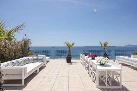 4 dormitorios Apartment en Antibes, France No. 67995 2