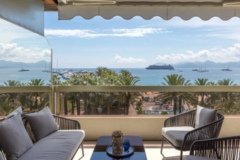 2 dormitorios Apartment en Cannes, France No. 67997 1