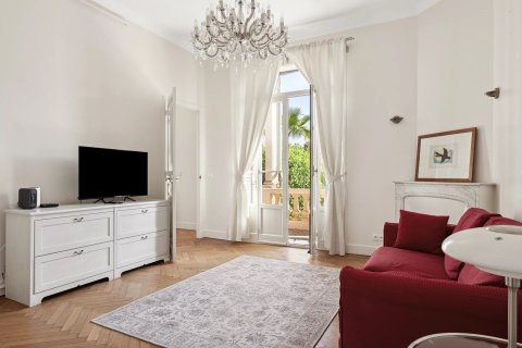 6 dormitorios House en Cannes, France No. 67999 8