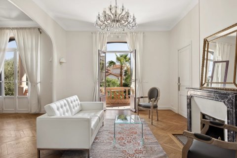 6 dormitorios House en Cannes, France No. 67999 5