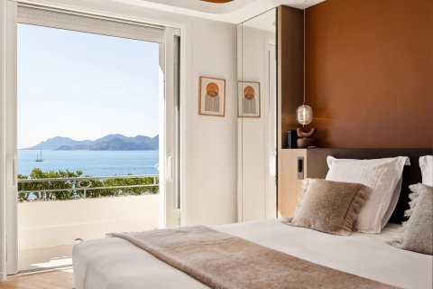 3 dormitorios Apartment en Cannes, France No. 67990 9