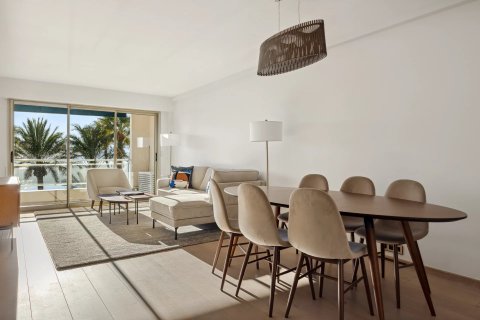 3 dormitorios Apartment en Cannes, France No. 67996 4