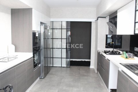 4+1 Apartment in Ankara, Turkey No. 11672 9