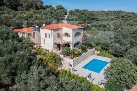 5 bedrooms Villa in Crete, Greece No. 24420 1