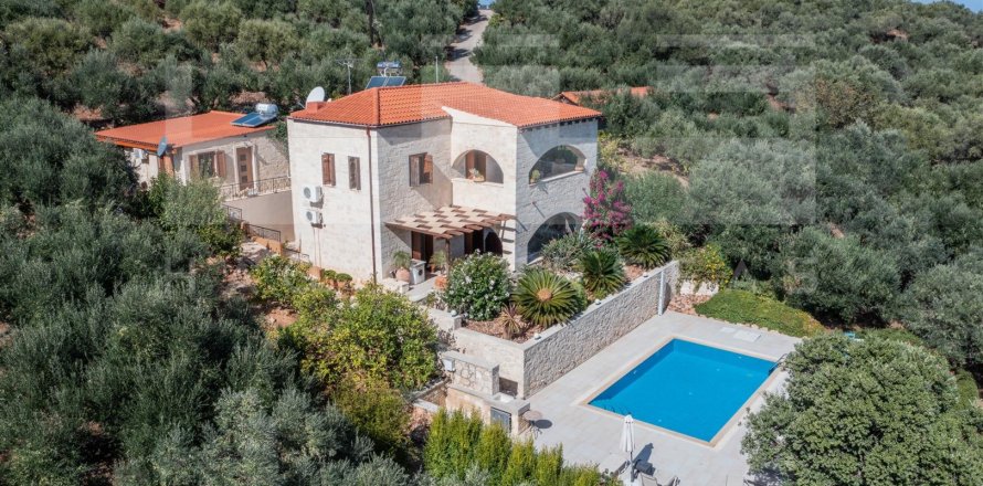 5 bedrooms Villa in Crete, Greece No. 24420