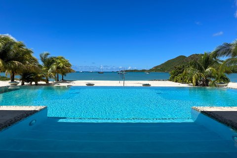 5 bedrooms Villa in Jolly Harbour, Antigua and Barbuda No. 61412 1