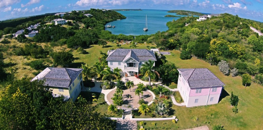 8 bedrooms Villa in Willikies, Antigua and Barbuda No. 61411