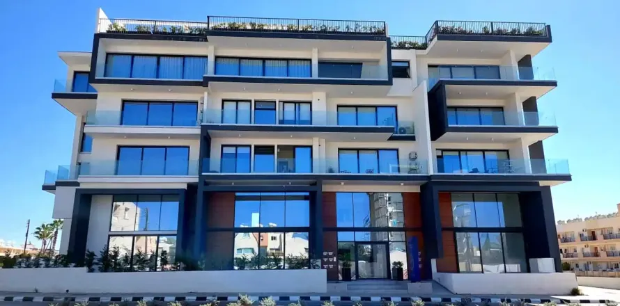 4 bedrooms Penthouse in Paphos, Cyprus No. 33266