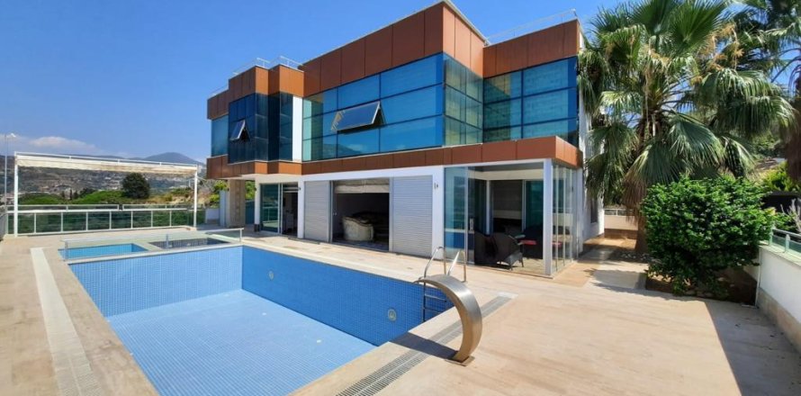 5+1 Villa in Alanya, Turkey No. 10818