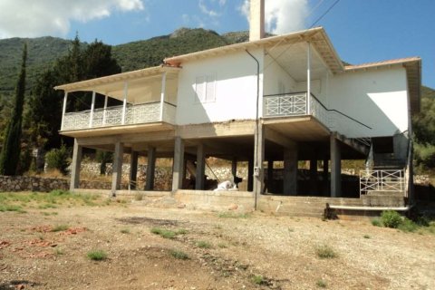 4 bedrooms Land in Lefkada, Greece No. 24644 3