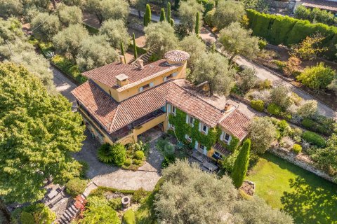 6 bedrooms Villa in Grasse, France No. 68071 4