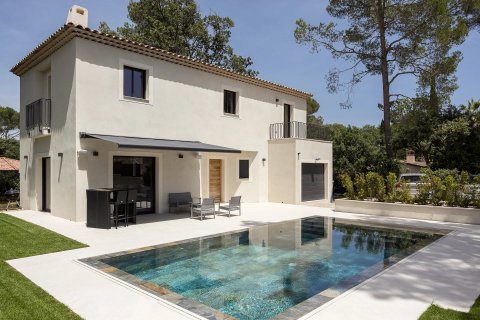 3 bedrooms Villa in Valbonne, France No. 68080 2