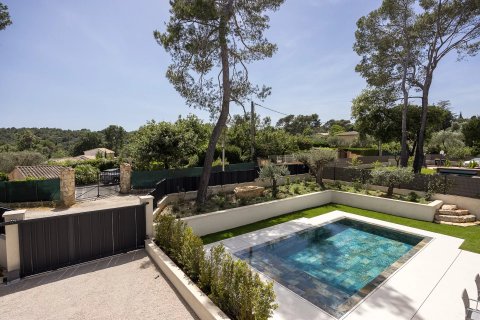 3 bedrooms Villa in Valbonne, France No. 68080 4