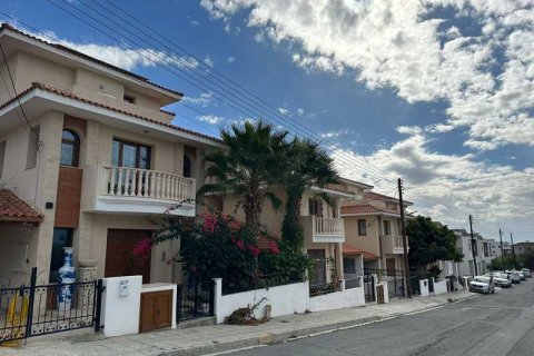 4 bedrooms House in Agios Athanasios, Cyprus No. 72172 2