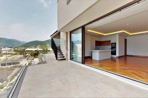 3 bedrooms Penthouse in Tivat, Montenegro No. 66933 11