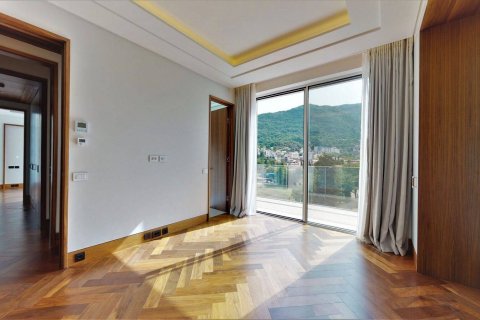 3 dormitorios Penthouse en Tivat, Montenegro No. 66933 12