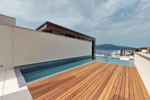 3 dormitorios Penthouse en Tivat, Montenegro No. 66933 15