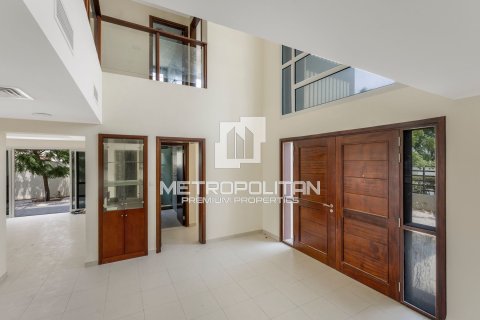 5 bedrooms Villa in Mina Al Arab, UAE No. 10300 18