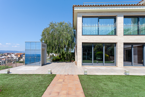 4 dormitorios House en Blanes, Spain No. 25429 3