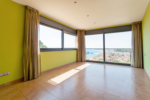 4 dormitorios House en Blanes, Spain No. 25429 13