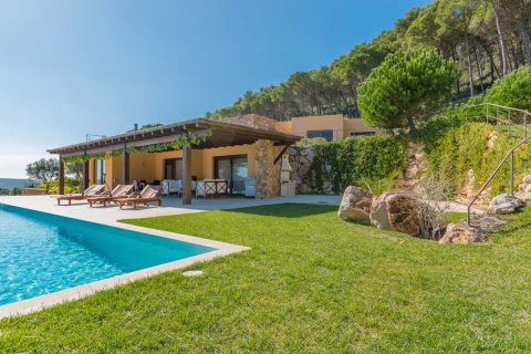 5 dormitorios House en Begur, Spain No. 25394 12