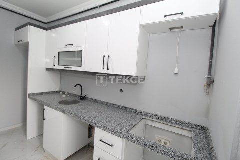 2+1 Apartment in Istanbul, Turkey No. 13387 6