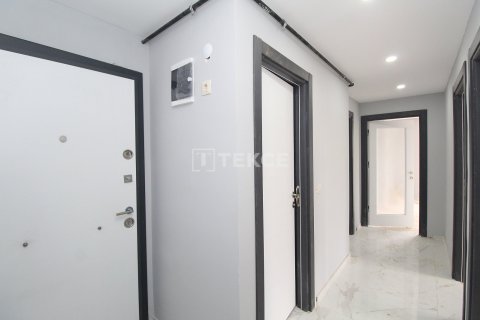 2+1 Apartment in Istanbul, Turkey No. 13387 12