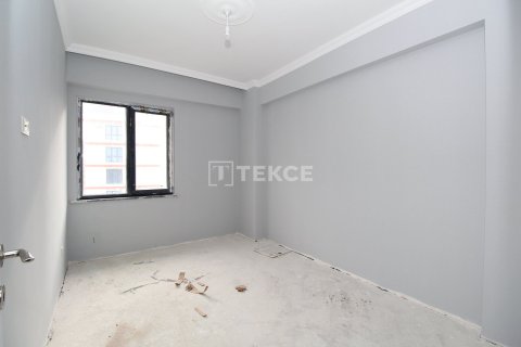 2+1 Apartment in Istanbul, Turkey No. 13387 8