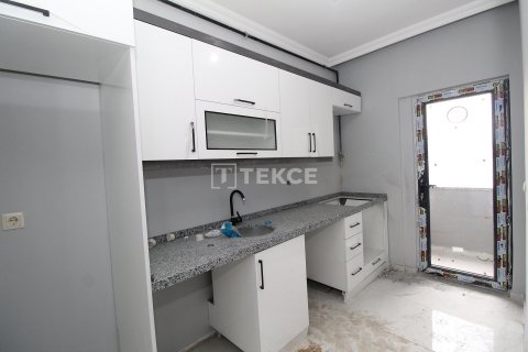 2+1 Apartment in Istanbul, Turkey No. 13387 5