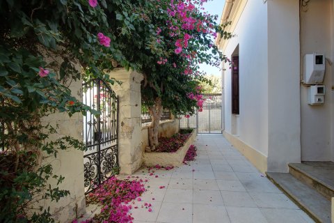 3 bedrooms House in Chania, Greece No. 23989 2