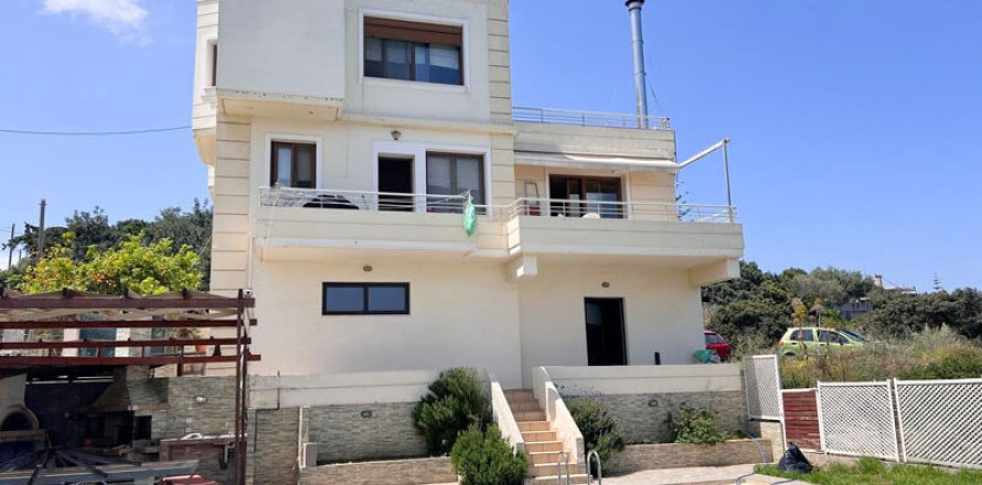 4 bedrooms Villa in Chania, Greece No. 23995