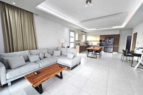 3 dormitorios Penthouse en Germasogeia, Cyprus No. 76628 1