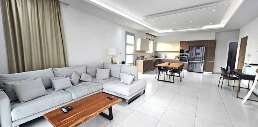 3 dormitorios Penthouse en Germasogeia, Cyprus No. 76628