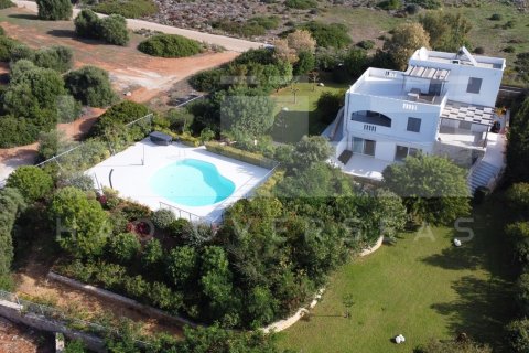 4 bedrooms Villa in Crete, Greece No. 24396 1