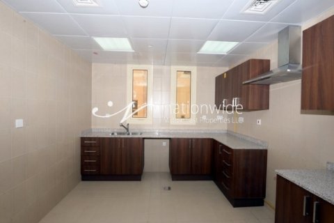 3 dormitorios Apartment en Baniyas, UAE No. 3588 3