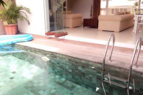 4 bedrooms Villa in Jimbaran, Indonesia No. 23160 2