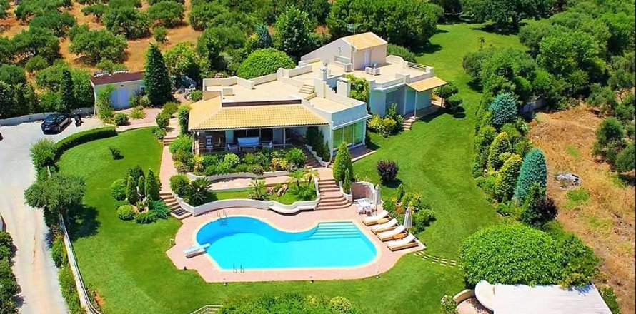 Studio Villa in Hersonissos, Greece No. 56129