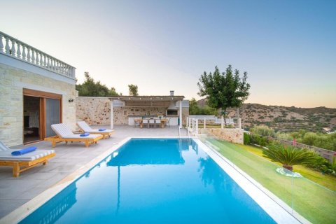 220m² Villa en Gazi, Greece No. 56118 19