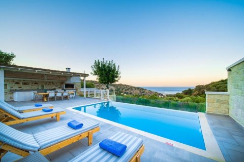 220m² Villa en Gazi, Greece No. 56118 1