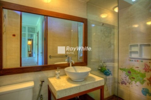 3 bedrooms Villa in Sanur, Indonesia No. 23003 7