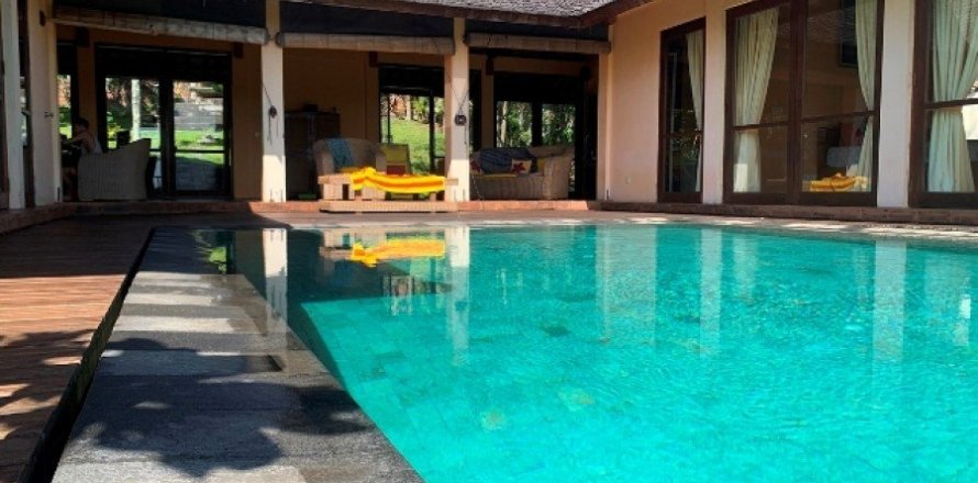 3 bedrooms Villa in South Kuta, Indonesia No. 23014