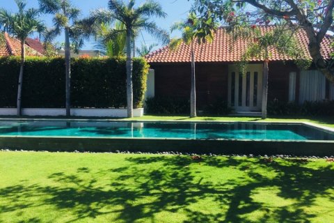 4 bedrooms Villa in Sanur, Indonesia No. 23013 17